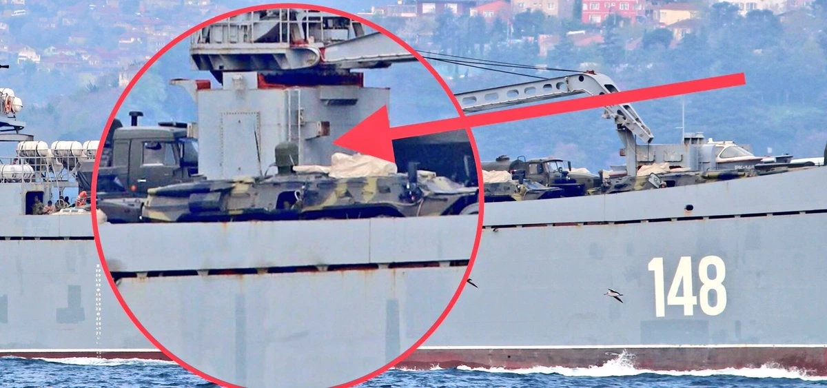 Σύγκρουση μέχρι τέλους: Τεράστιες ενισχύσεις στέλνει ο Β. Πούτιν στη Συρία – Πολεμικά σκάφη, τανκς, φορτηγά και τεθωρακισμένα – Δείτε εικόνες